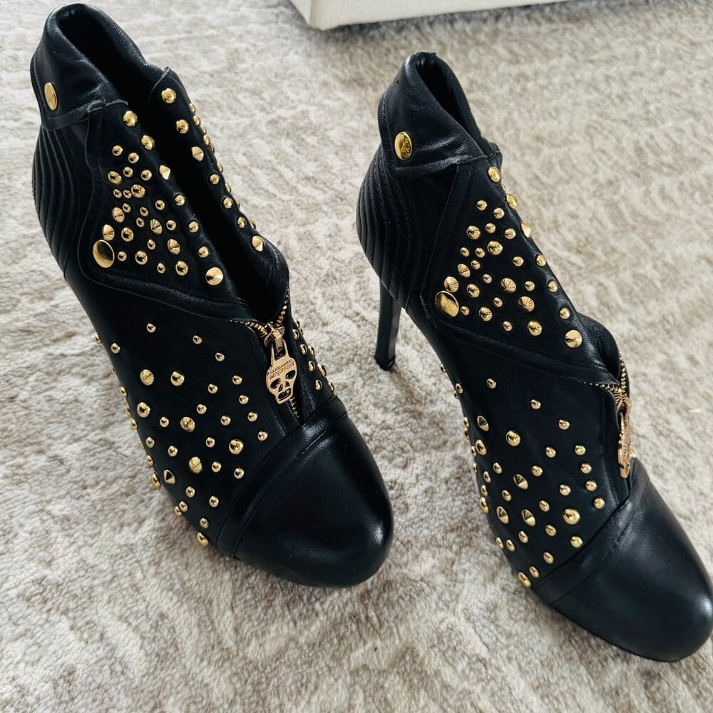 ALEXANDER MCQUEEN LEATHER BOOTIE
